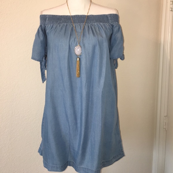 Forever 21 Dresses & Skirts - Off Shoulder Chambray Dress